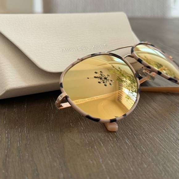 Sunglasses aviator shape - Picture 2 of 2